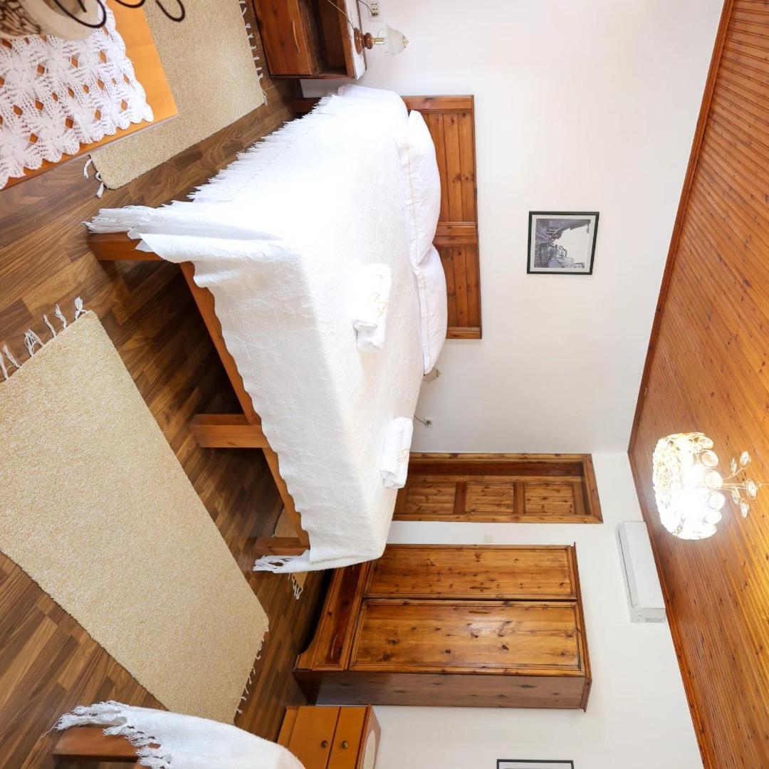 Guest House J.Prifti Berat Exterior foto