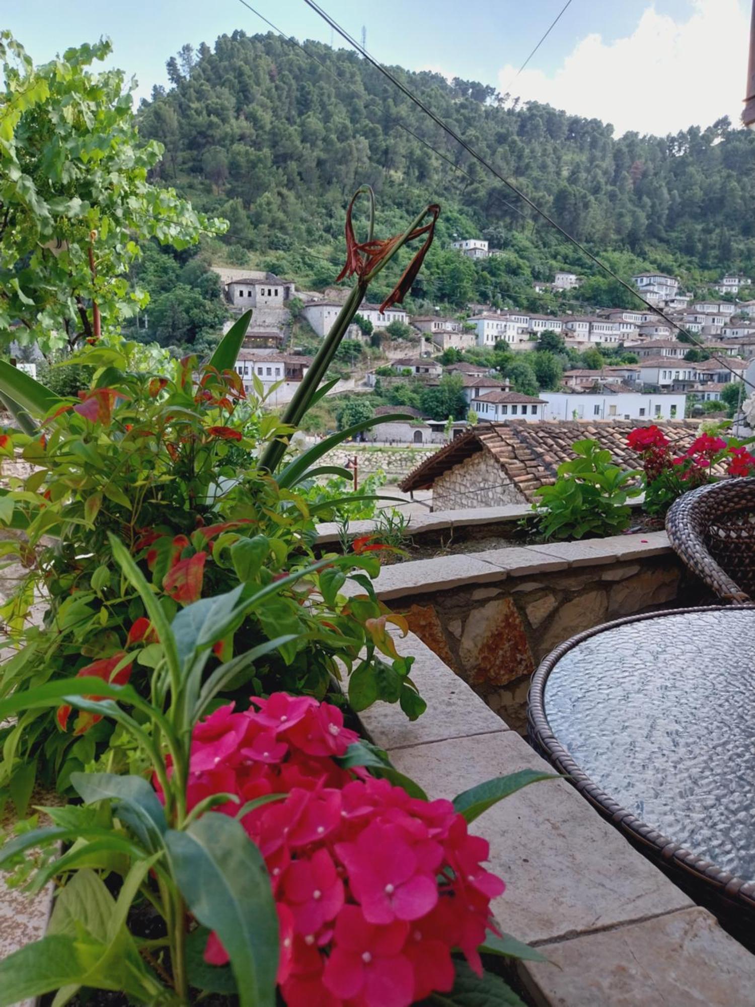 Guest House J.Prifti Berat Exterior foto